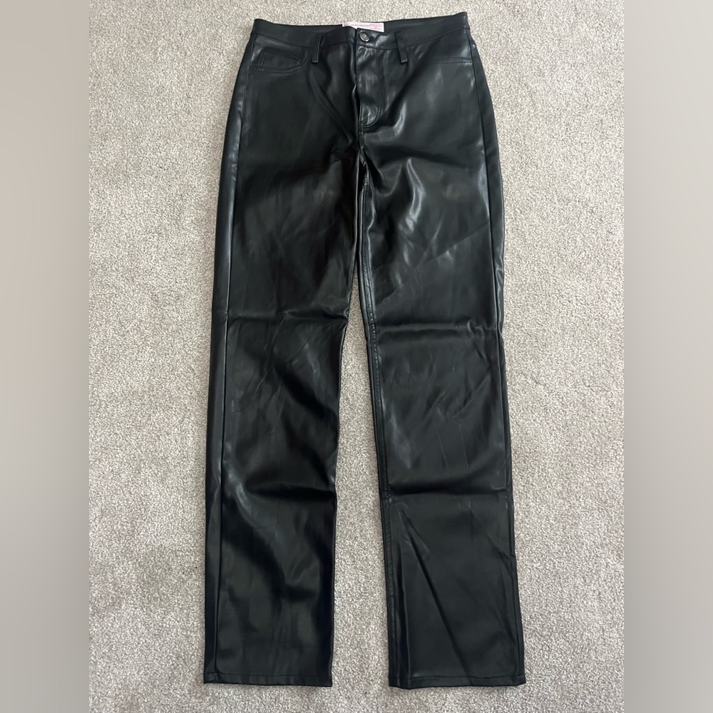 No Boundaries Black Skinny Jeans Sleek Design